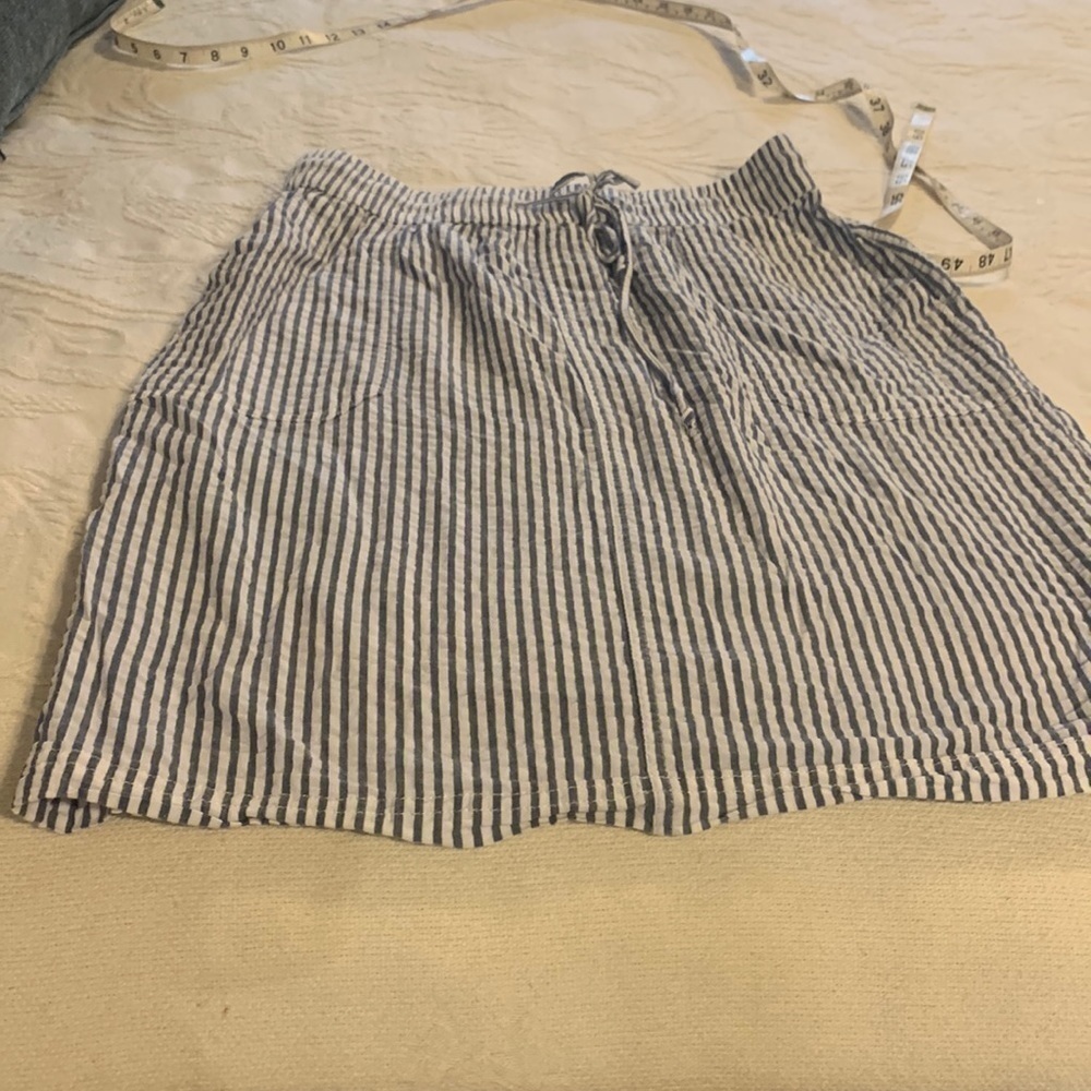 Size Medium seersucker summer skirt preppy soft easy care 100% cotton